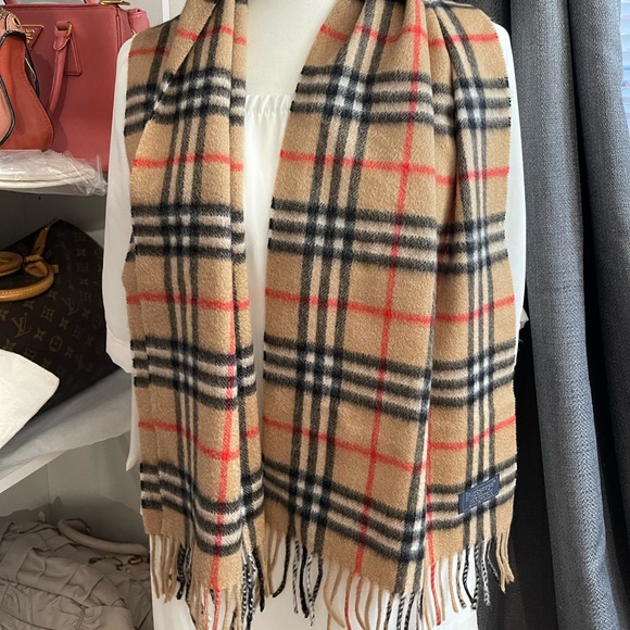 💯%Cashmere Burberrys - Picture 6 of 6